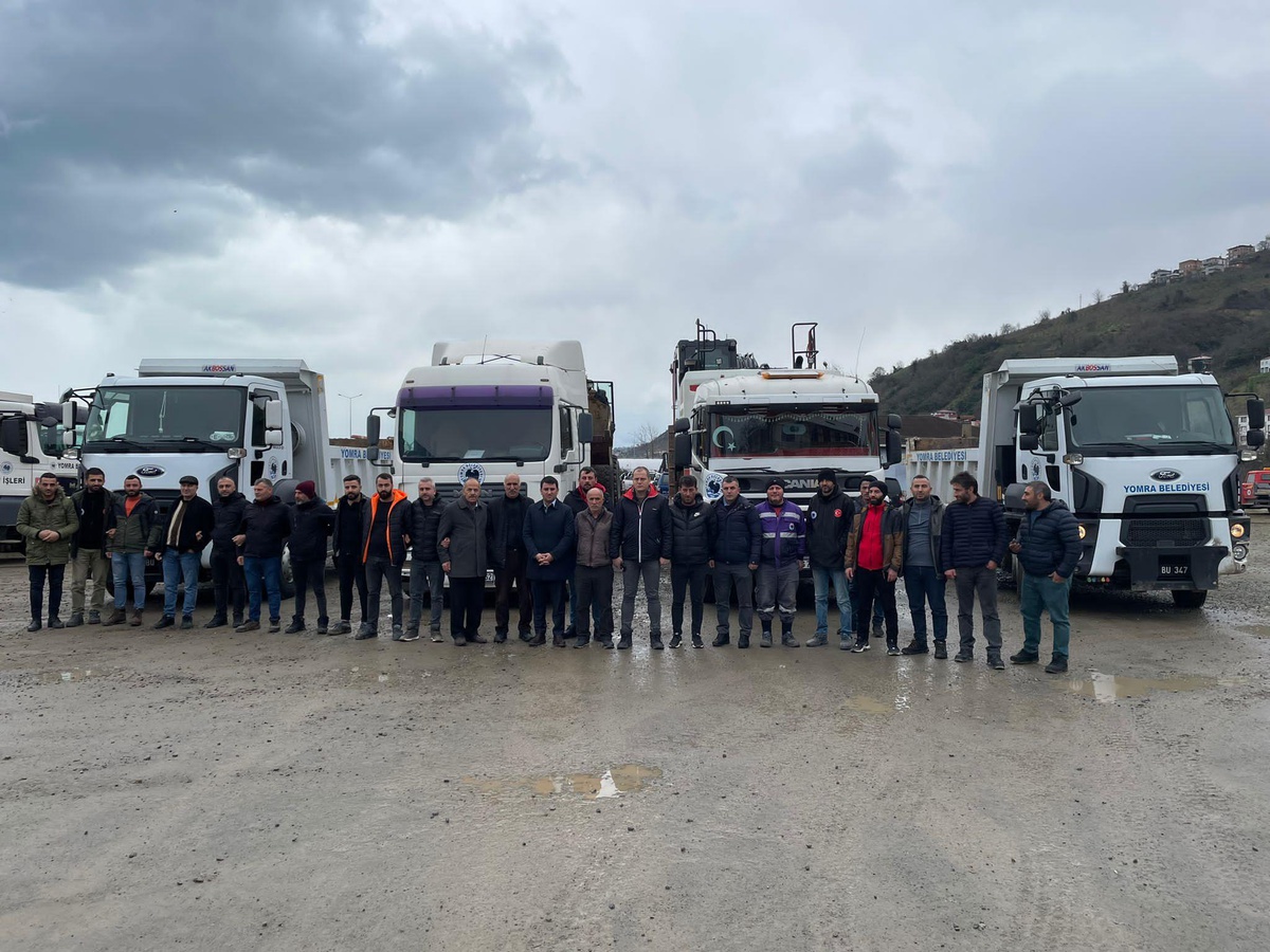 Yomra Belediyesi İş Makinelerini Deprem Bölgesine Gönderdi