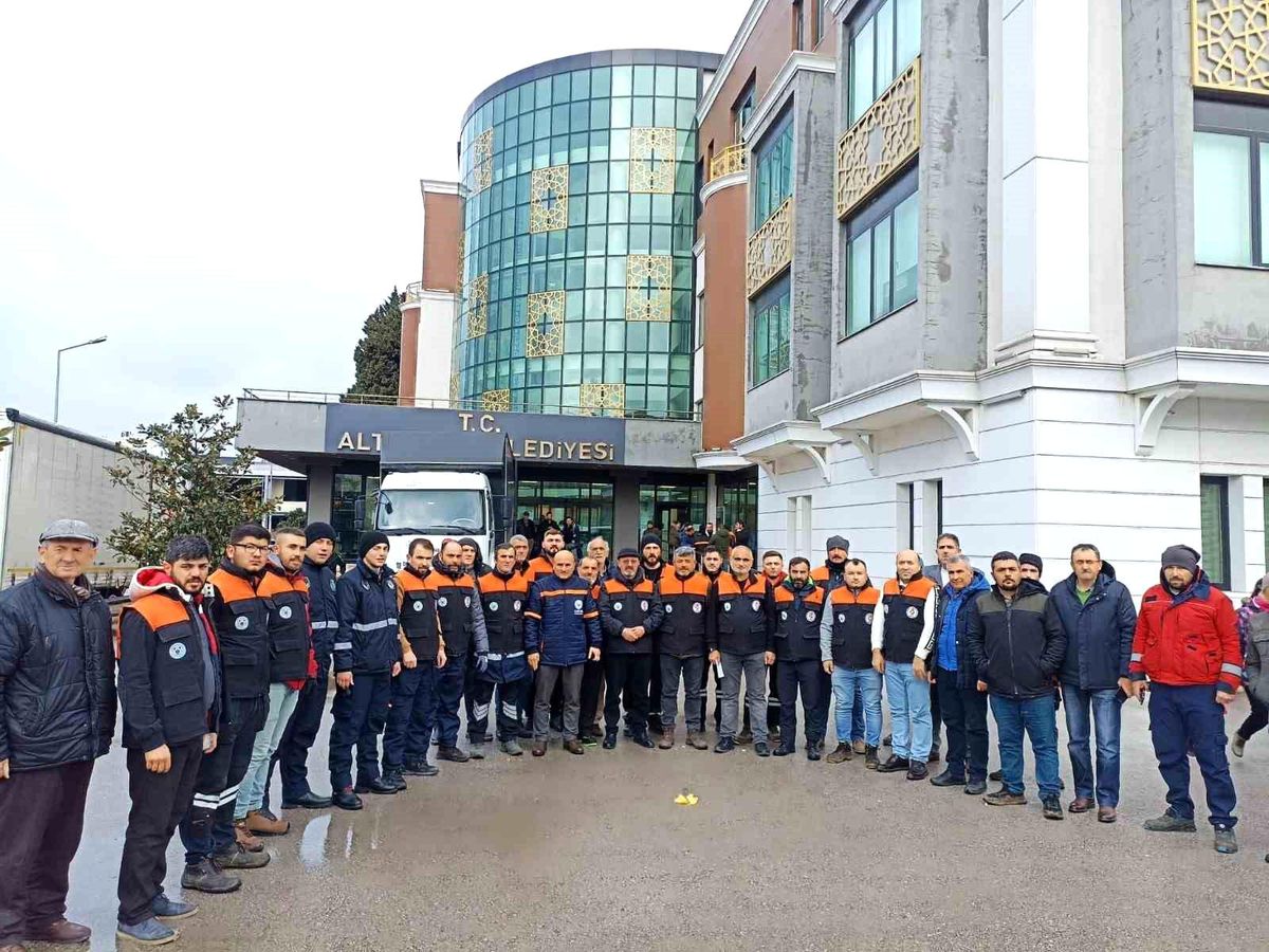 Altınova ekibi, tam donanımla Hatay\'a çıktı