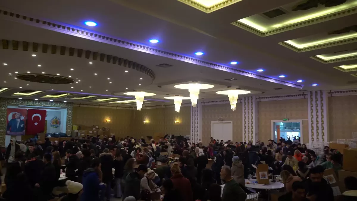 Atakum\'dan 20 Yardım Tırı Deprem Bölgesine Doğru Yola Çıktı