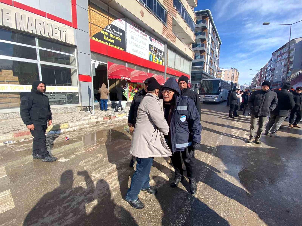 Kayseri Büyükşehir Belediye Başkanı Büyükkılıç, Göksun ve Afşin\'e gitti