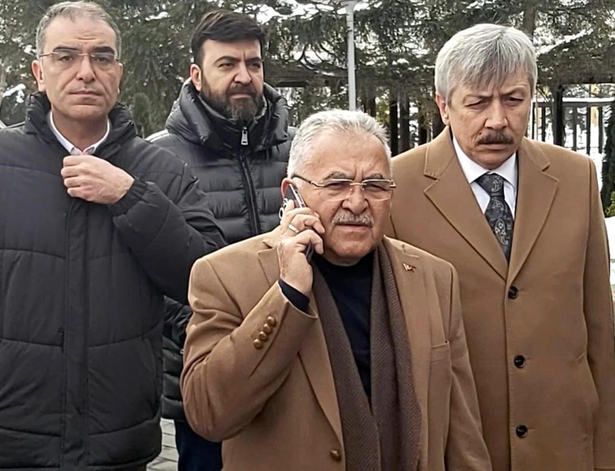 Başkan Büyükkılıç, deprem bölgesine yola çıktı