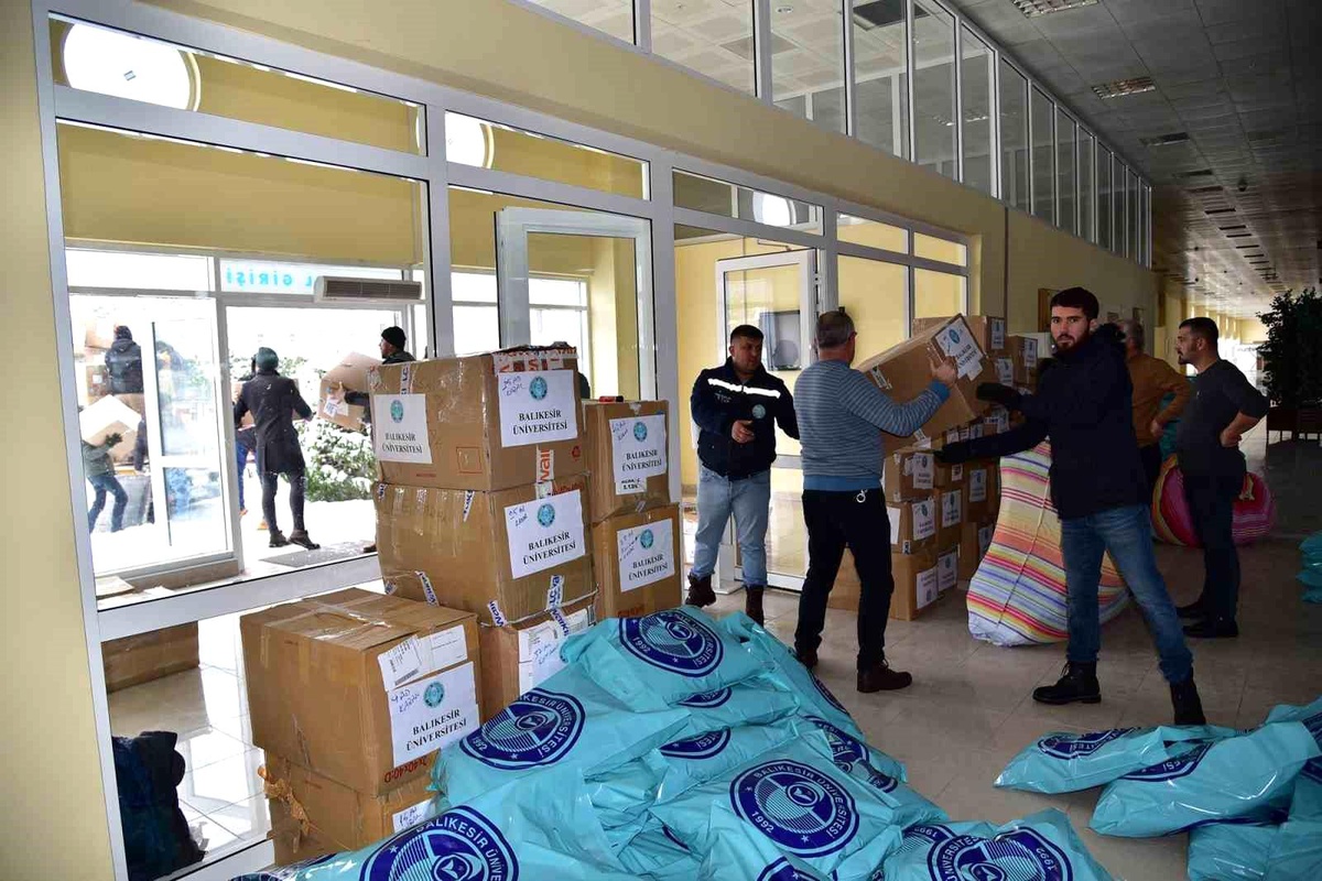 BAÜN\'de Deprem Bölgesi için yardım seferberliği