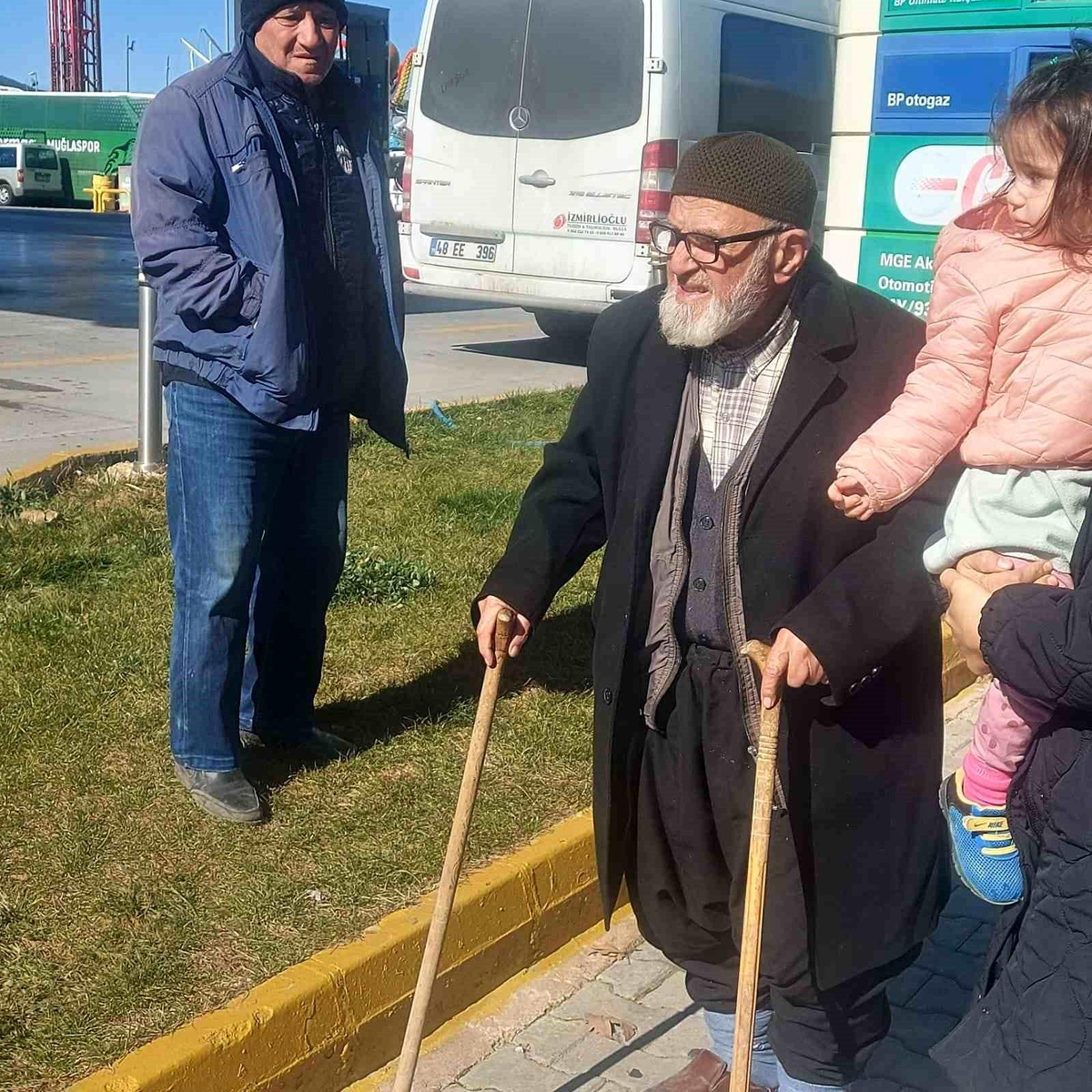 Deprem bölgesinden 95 depremzede Muğla\'ya getirildi
