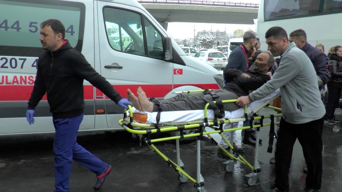Deprem bölgesinden Kayseri\'ye getirilen yaralı sayısı bin 100 oldu