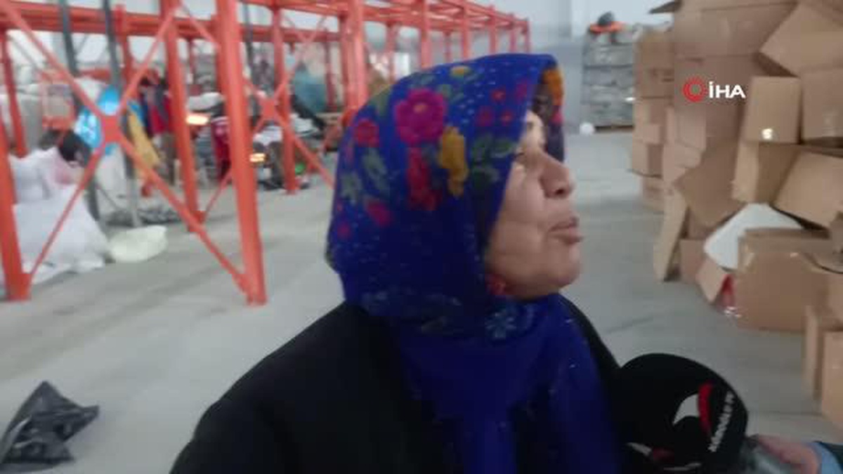 Deprem bölgesine kendi ördüğü patikleri gönderdi