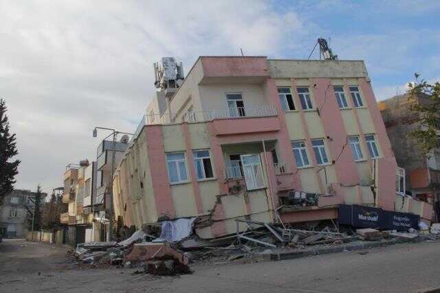 Depremde binden fazla kişinin hayatını kaybettiği Adıyaman hayalet kente dönüştü Depremde binden fazla kişinin hayatını kaybettiği Adıyaman hayalet kente dönüştü