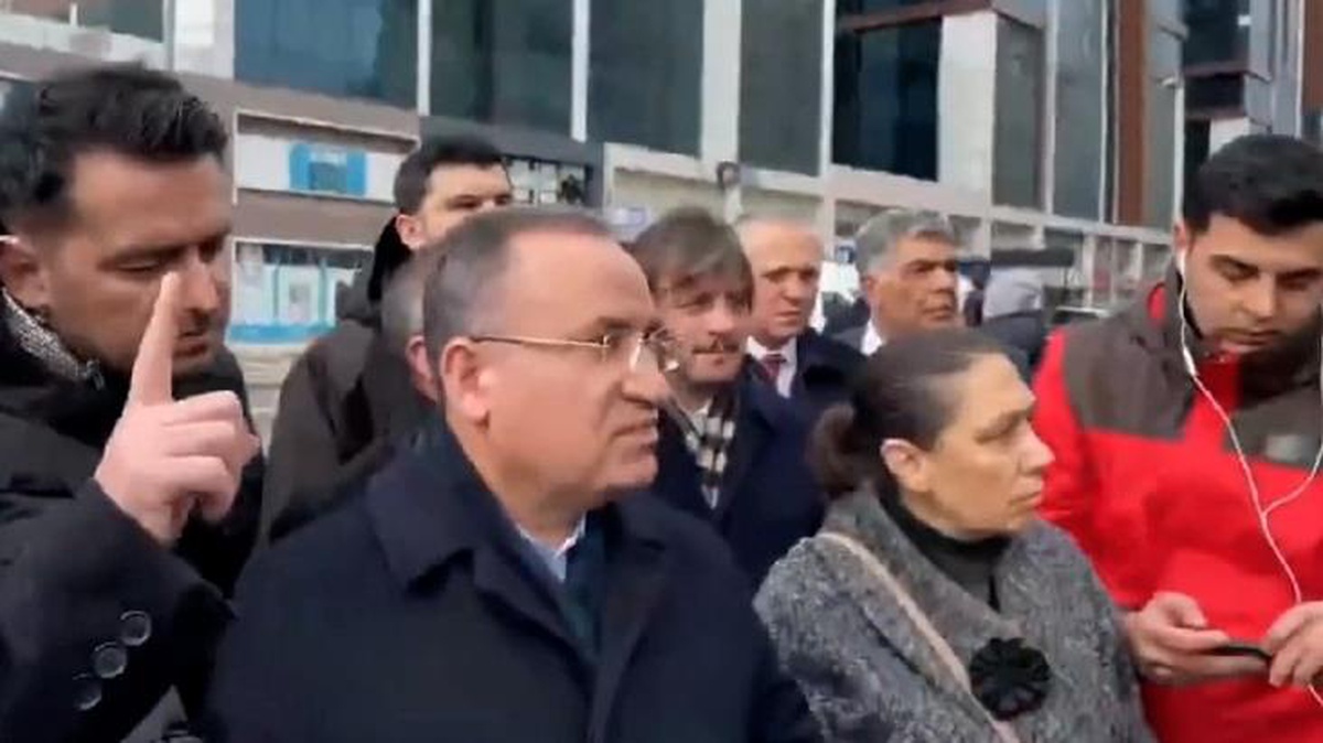 Depremde yakınlarını kaybeden vatandaştan Bakan Bozdağ\'a tepki: Marketlerin kolonlarını kestiler, şikayetlerimiz işleme konmadı