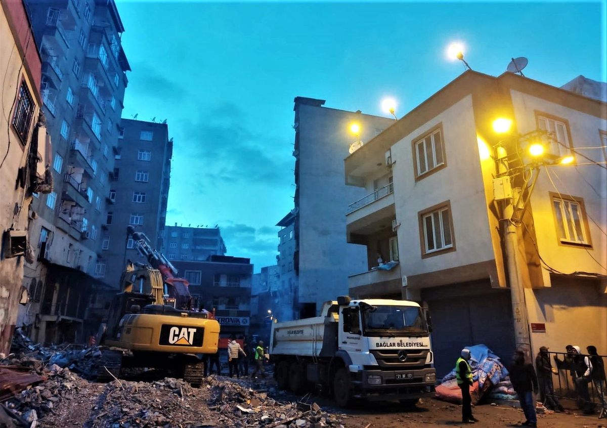 Dicle Elektrik\'ten arama kurtarma çalışmalarına destek