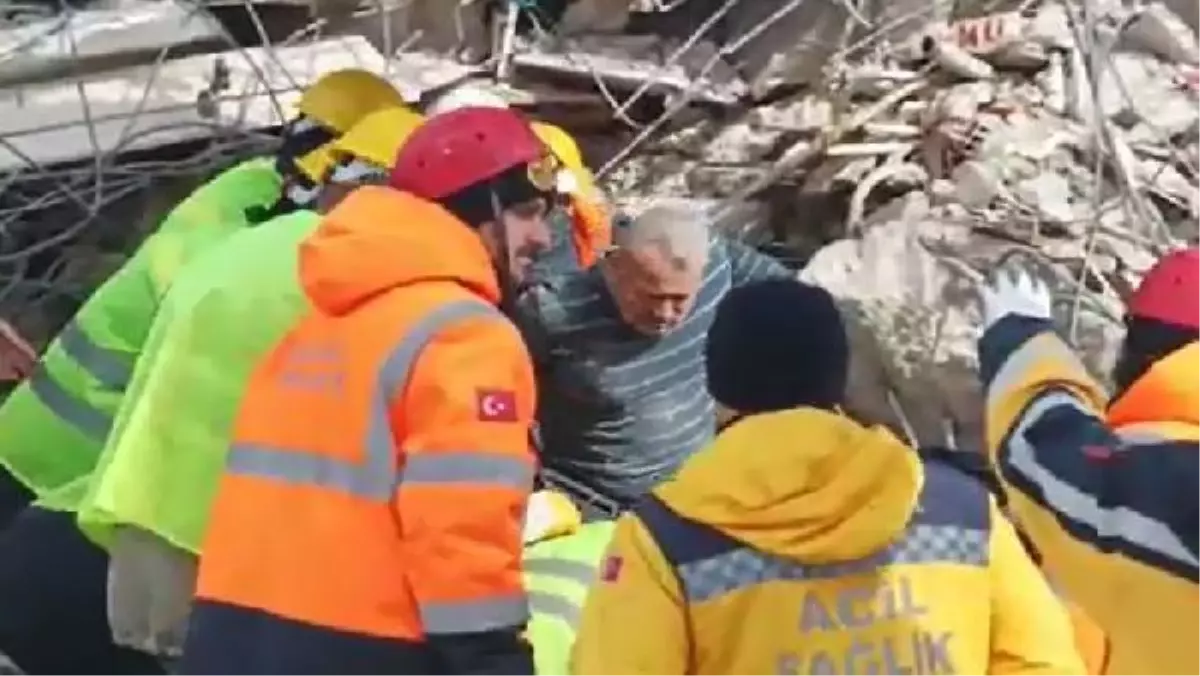 Edirne'den giden ekip, Kahramanmaraş'ta bir kişiyi sağ kurtardı