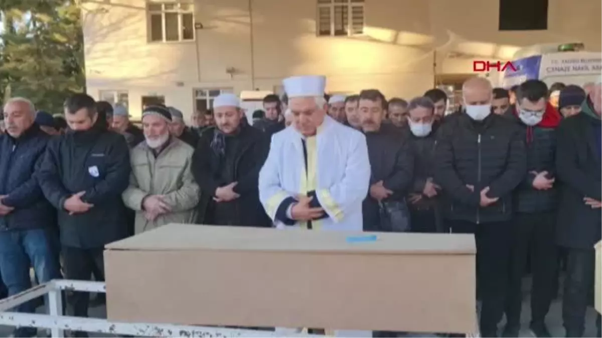 EMEKLİLİK DİLEKÇESİ VEREN VE DEPREMDE ÖLEN POLİS MEMURU, EŞİ VE 3 OĞLU TOPRAĞA VERİLDİ