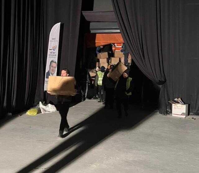 Erden Timur ve Kerem Aktürkoğlu, depremzedelere destek için Hatay'da