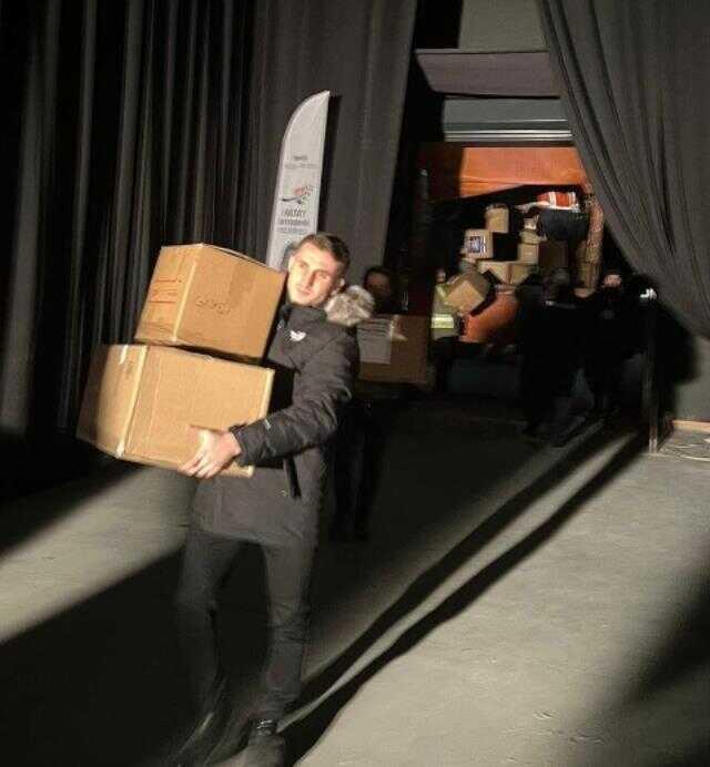 Erden Timur ve Kerem Aktürkoğlu, depremzedelere destek için Hatay'da