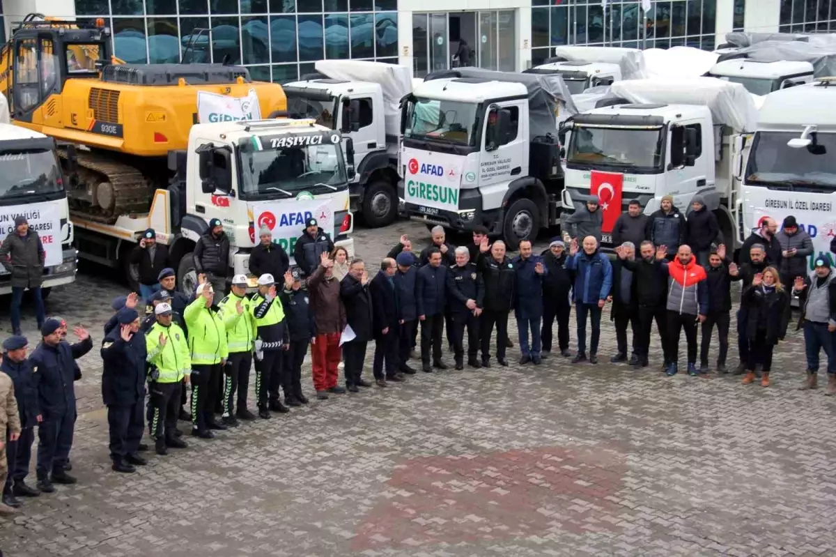 Giresun\'dan deprem bölgesine umut konvoyu uğurlandı