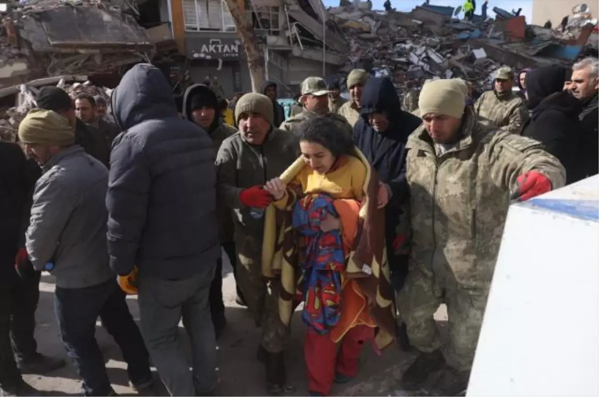 Gölcük depreminde ne kadar bina yıkıldı? Gölcük depreminde kaç kişi öldü? Deprem bölgesinde son durum ne?