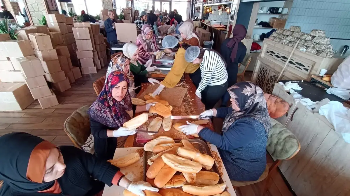 Gürpınar'da depremzedeler için seferberlik