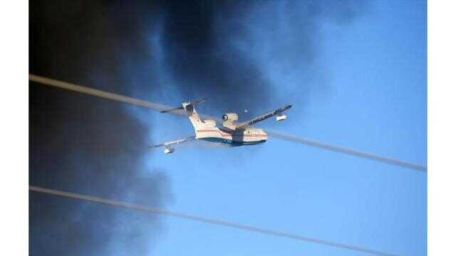 İskenderun Limanı'ndaki konteyner yangınını söndürme çalışmaları dronla görüntülendi