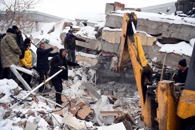 Kahramanmaraş'ta Arama Kurtarma Çalışmaları Devam Ediyor