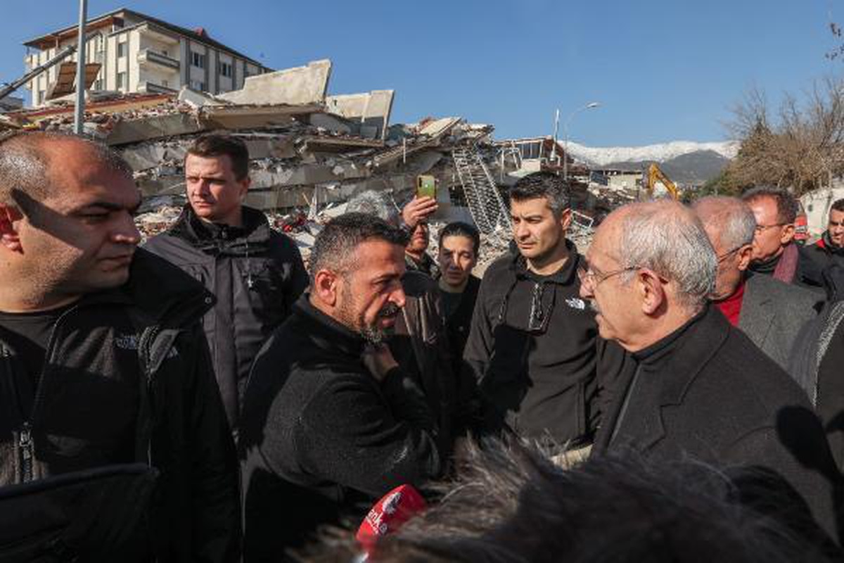 Kılıçdaroğlu, depremzedeleri ziyaret etti