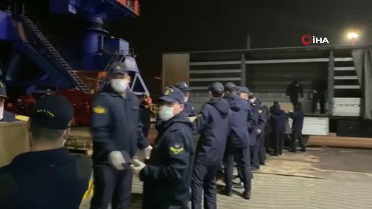 MSB: "TCG İSKENDERUN, İskenderun\'a limanına yardım malzemelerini teslim etti"