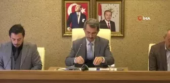 O ilçenin belediye meclisi, huzur haklarını depremzedeler için bağışladı