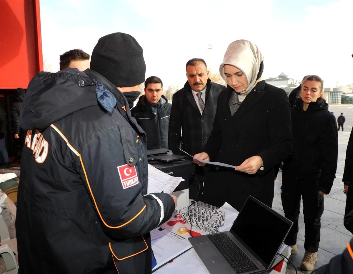 Özel sektörden afet bölgesine önemli iş makinesi ve ekipman desteği