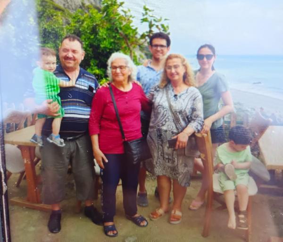 Rusya\'dan Hatay\'a ziyarete gelen 4 kişilik aile, enkaz altında
