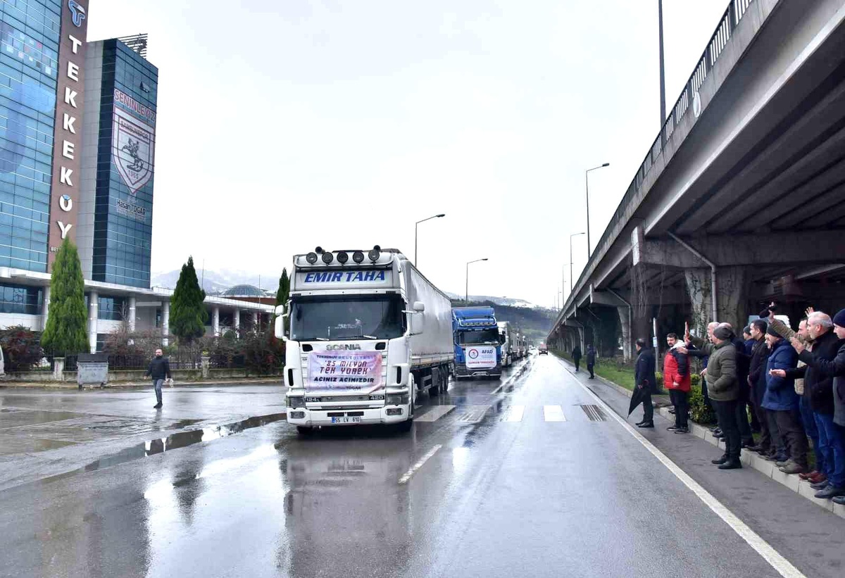 Tekkeköy\'den afet bölgesine yardım seferberliği: İş makinesi ve 9 tır yardım