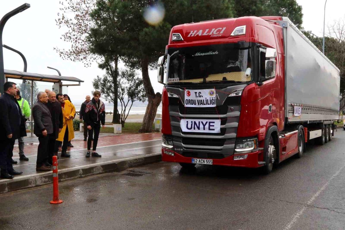 Ünye\'den afet bölgesine destekler devam ediyor