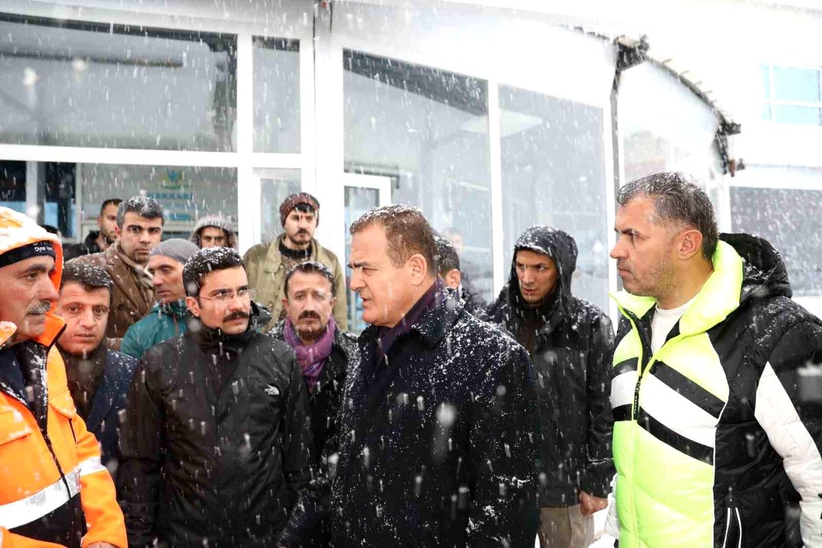 Vali Akbıyık: "Halkımız yekvücut oldu"