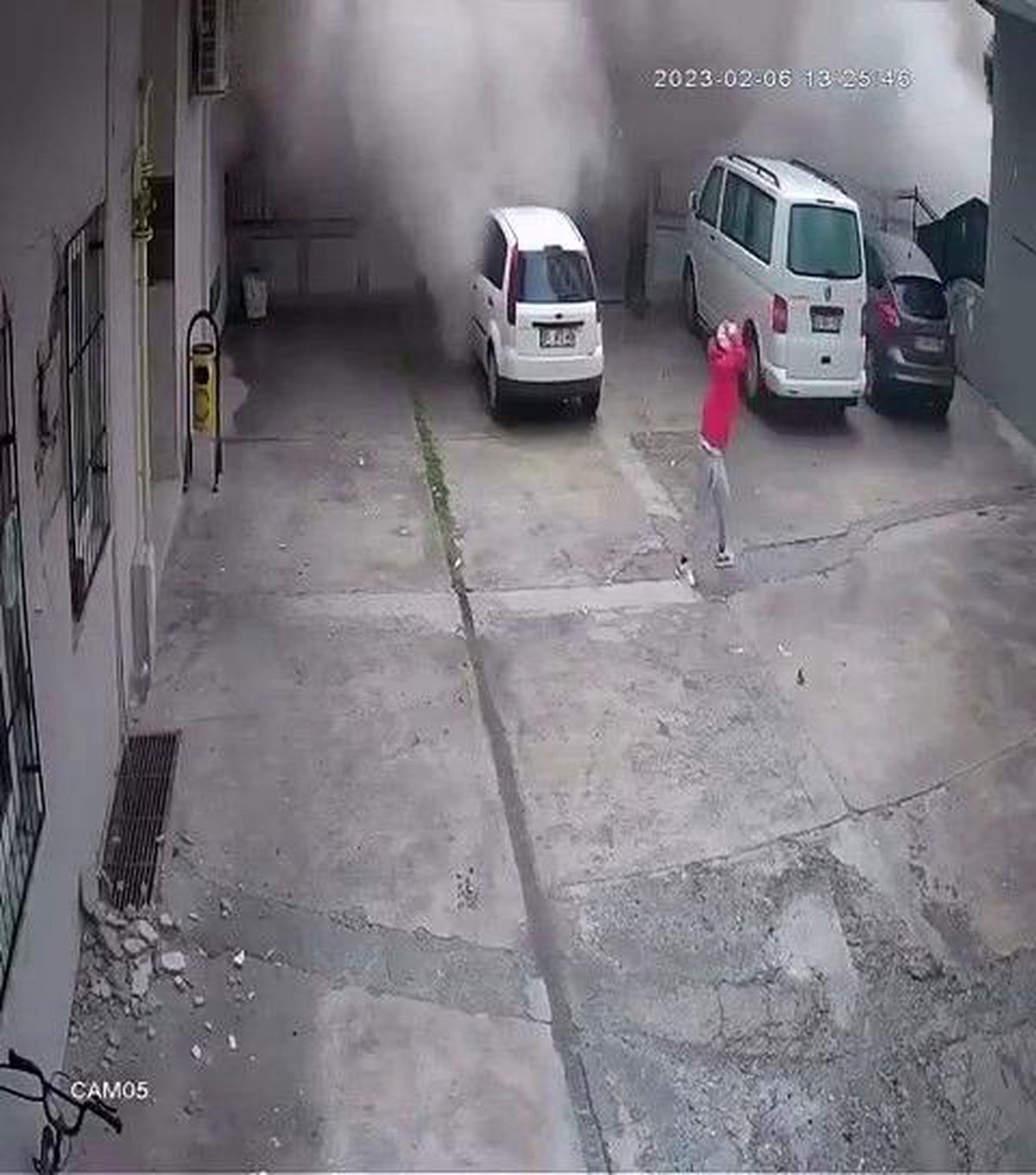 Adana'daki Sinem Apartmanı'nın yıkılma anı kamerada