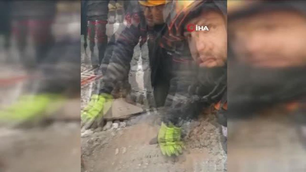 AFAD ekipleri iki kişinin cansız bedenine ulaştı