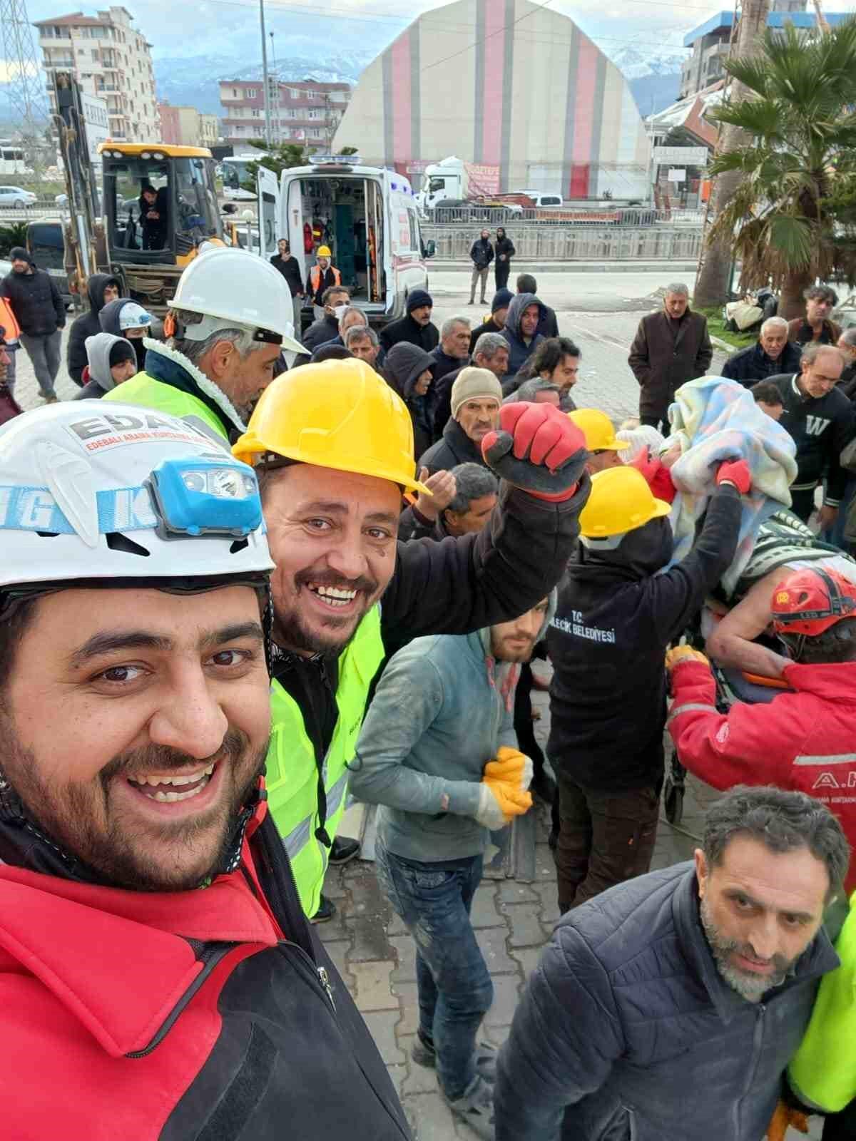 Ağabey-kardeş omuz omuza 17 canın kurtarılmasına yardımcı oldu