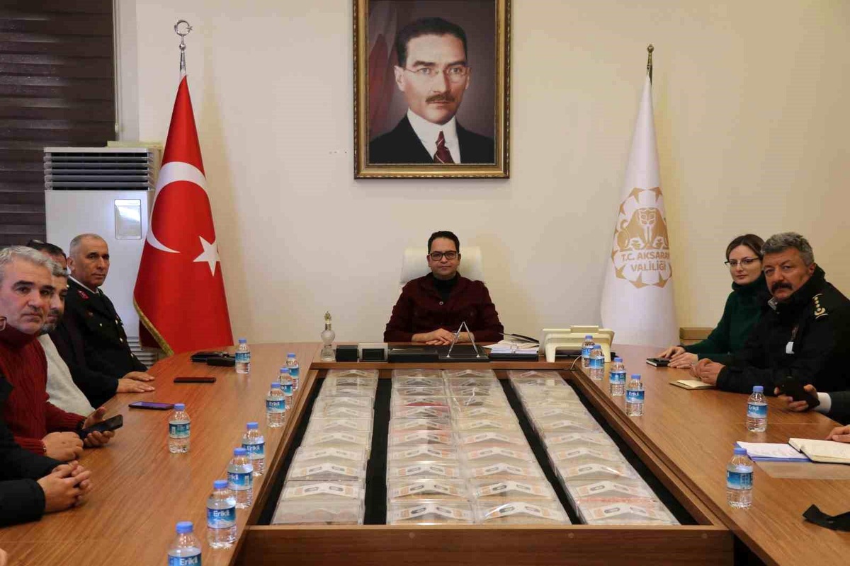 Aksaray\'dan 110 tır yardım deprem bölgesine ulaştırıldı