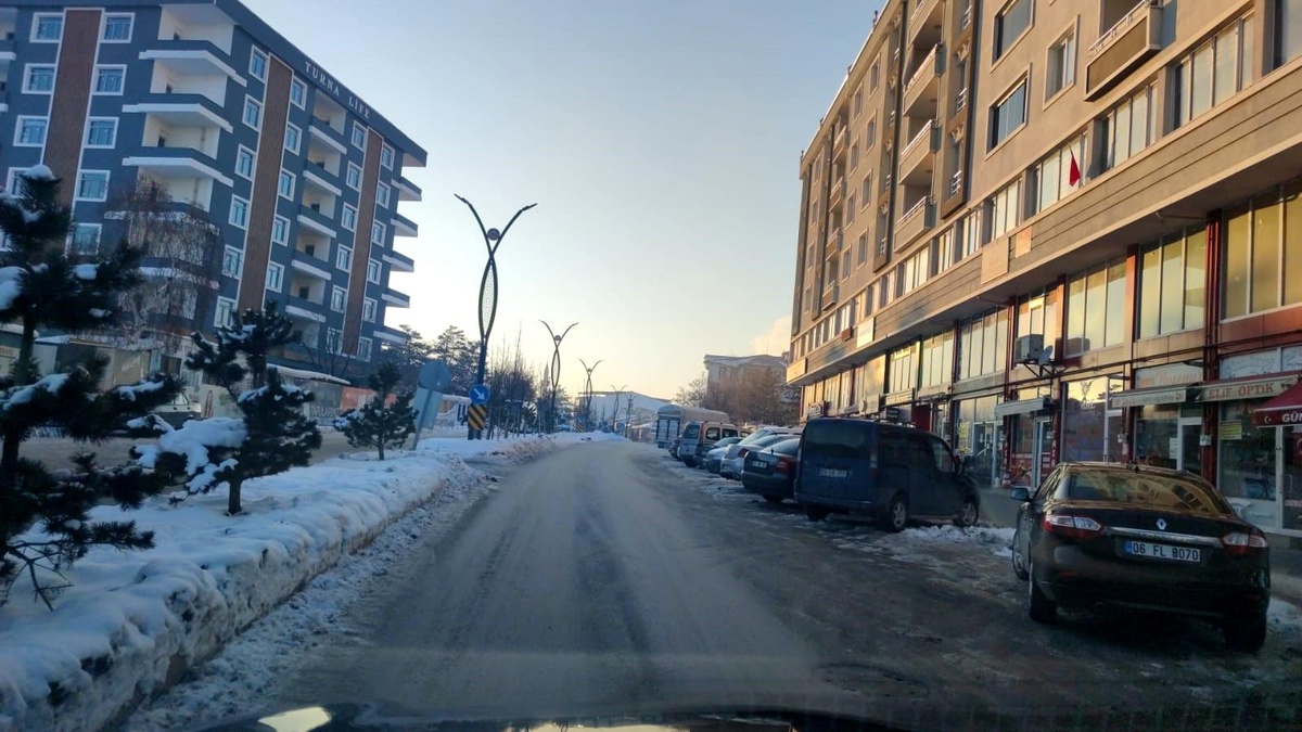 Aşkale\'de 3.3 büyüklüğünde iki deprem meydana geldi