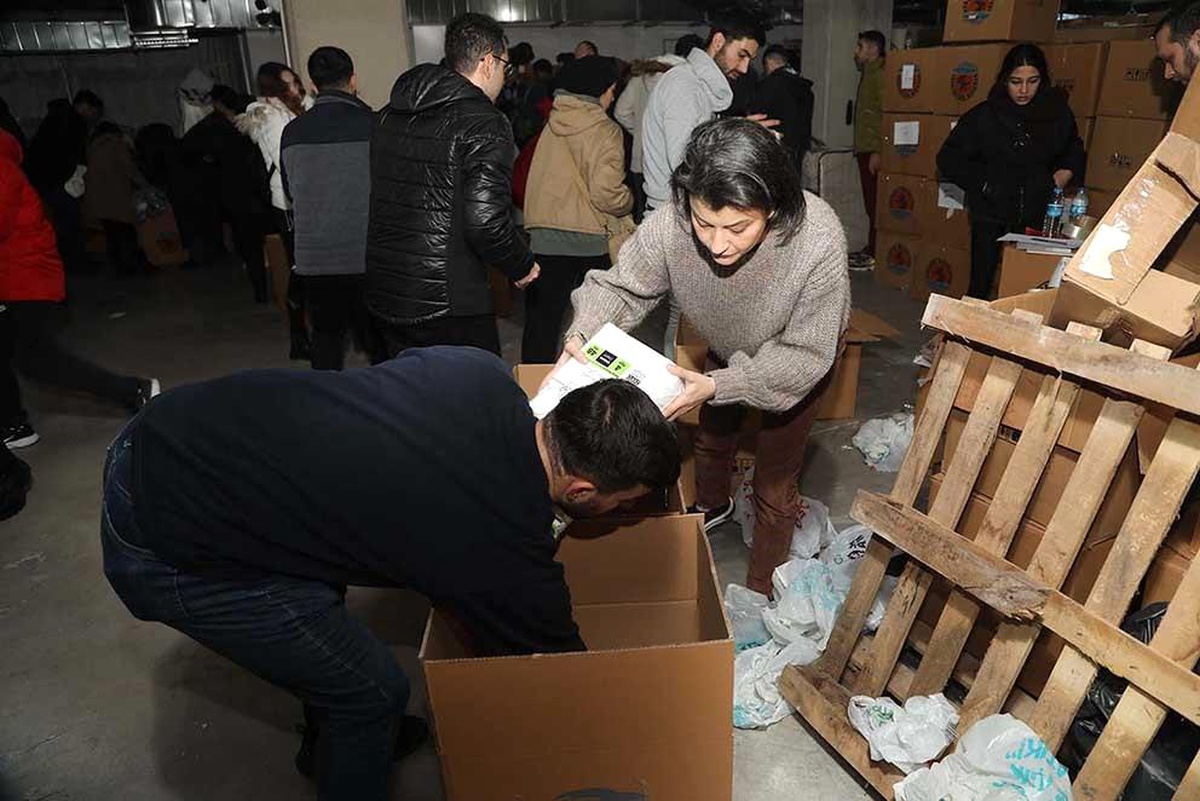 Atakum\'dan deprem bölgesine 39 tır ve 56 araçlık yardım