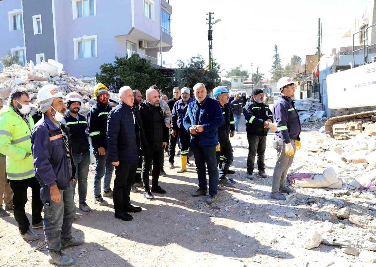 Başkan Gültak deprem bölgesinde