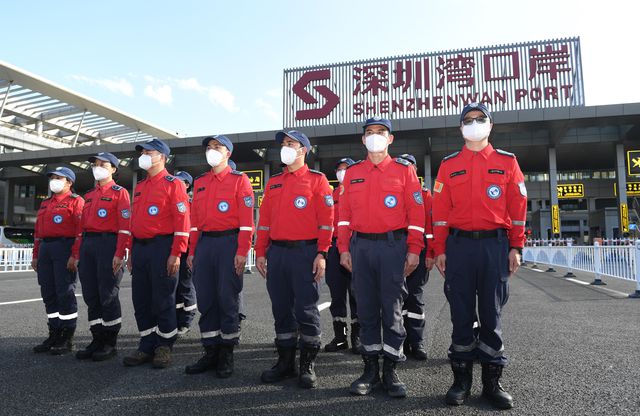Çin'in Shenzhen Kentinden Bir Arama Kurtarma Ekibi Daha Türkiye'ye Hareket Etti