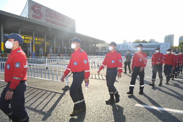 Çin'in Shenzhen Kentinden Bir Arama Kurtarma Ekibi Daha Türkiye'ye Hareket Etti