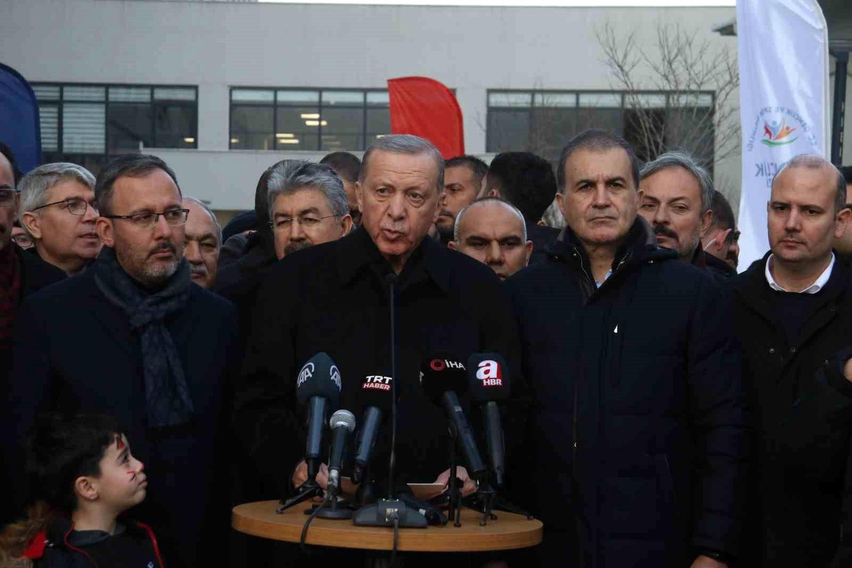 Cumhurbaşkanı Erdoğan "Hayatını kaybedenlerin sayısı 16 bin 170\'e, yaralılarımızın sayısı ise 64 bin 194\'e ulaştı"