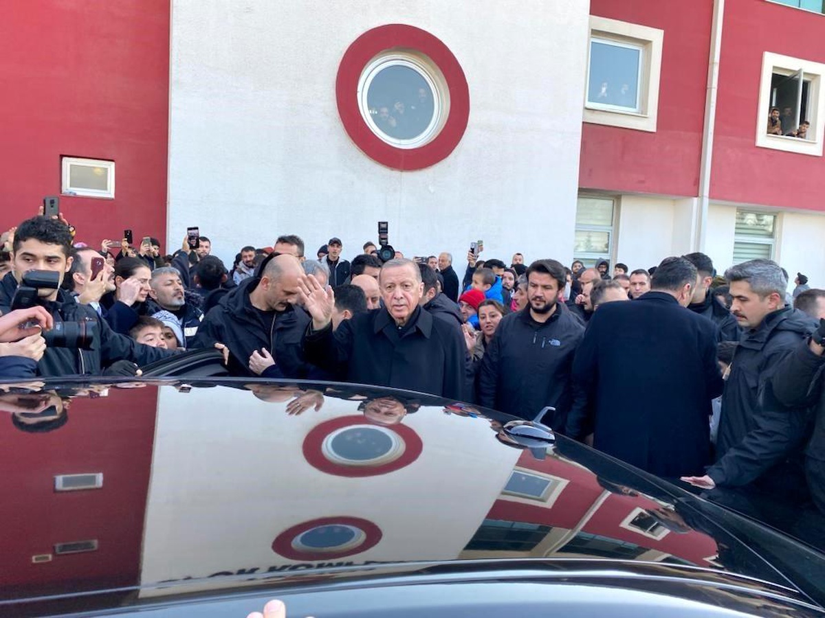 Cumhurbaşkanı Erdoğan Osmaniye\'de çadır kenti ziyaret etti