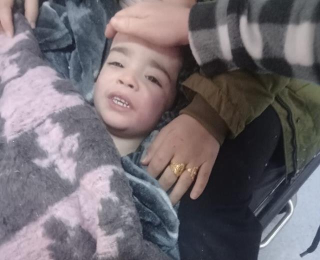 Depremde 3,5 yaşındaki Miran'ı, sarılan babası kurtardı