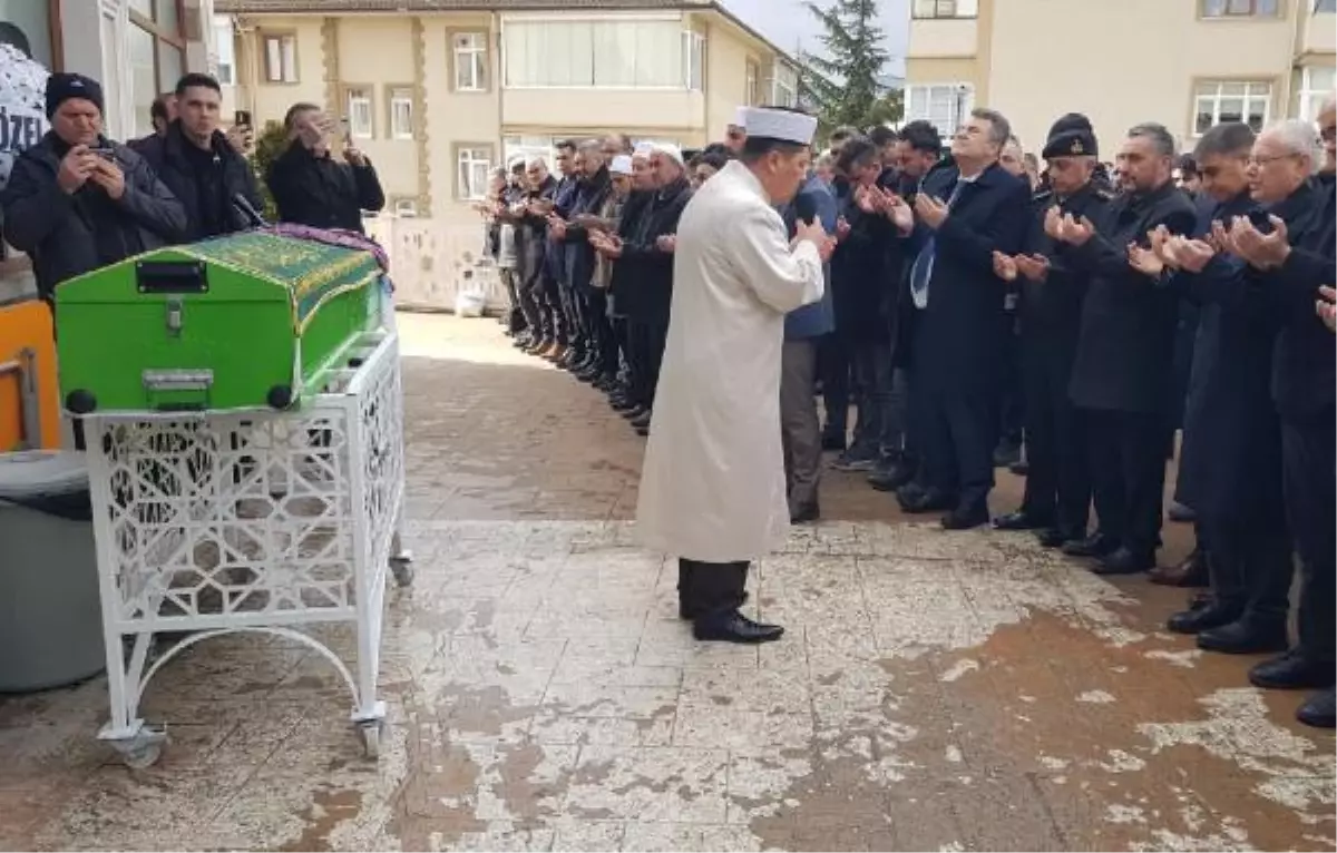 Depremde 8 aylık hamile Sevde öğretmen yaşamını yitirdi, polis eşi enkaz altında