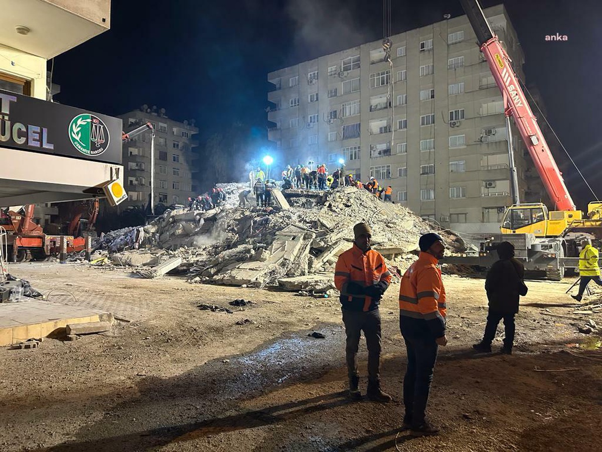 Edremit Belediyesi Ekipleri, Deprem Bölgesi Osmaniye\'ye Ulaştı