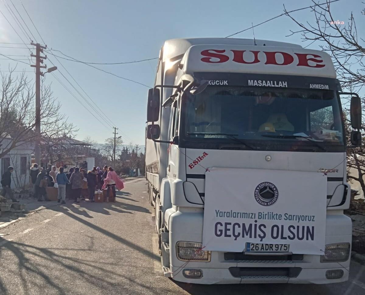 Eskişehirliler\'in Emaneti Depremzedelere Ulaştırılıyor