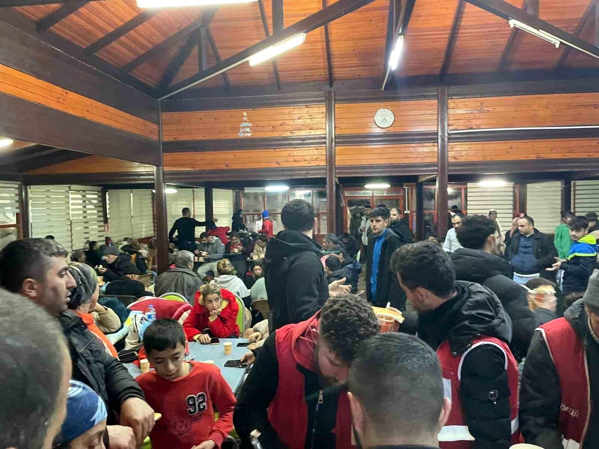 Gaziantep\'te 24 spor tesisinde 17 bin depremzede ağırlanıyor
