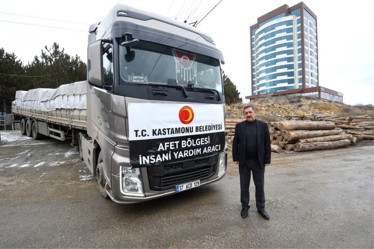 Kastamonu Belediyesi\'nden deprem bölgesine 5 tır ve 6 kamyon yardım