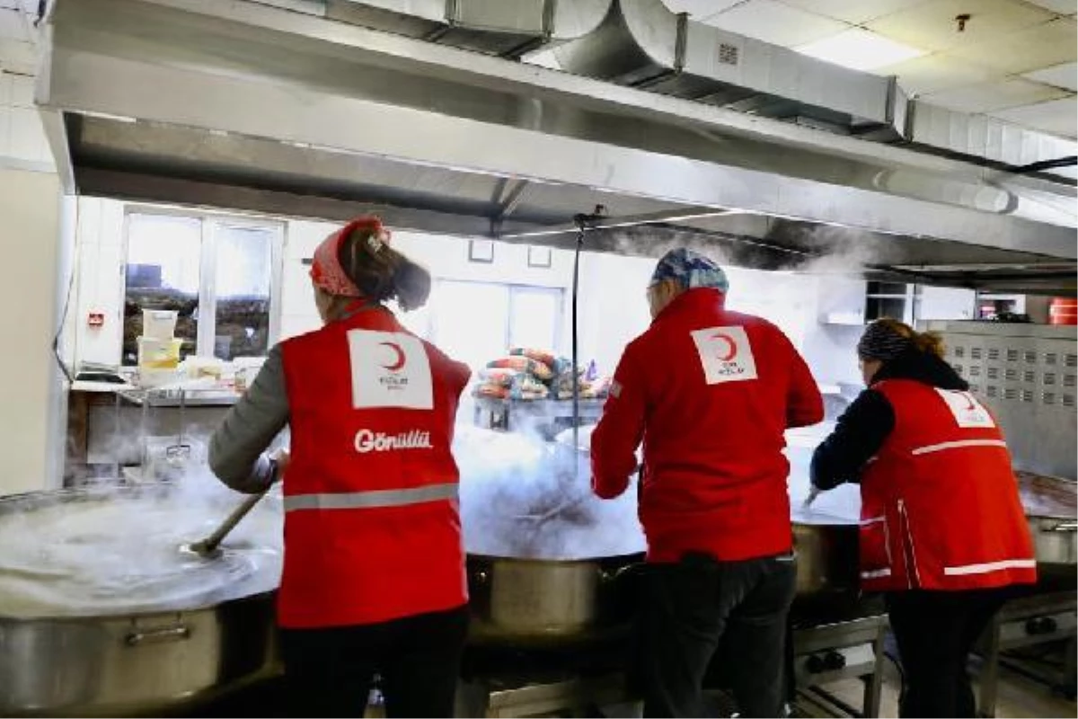 Kızılay, deprem bölgesindeki gıda ve yardım dağıtım noktalarını açıkladı