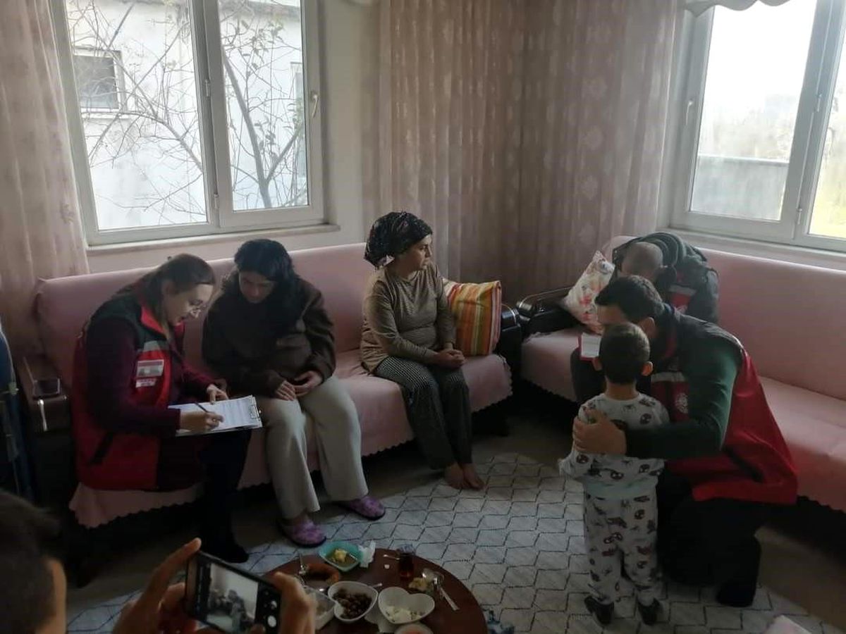Köyceğiz\'e Hatay\'dan ilk depremzede aile geldi
