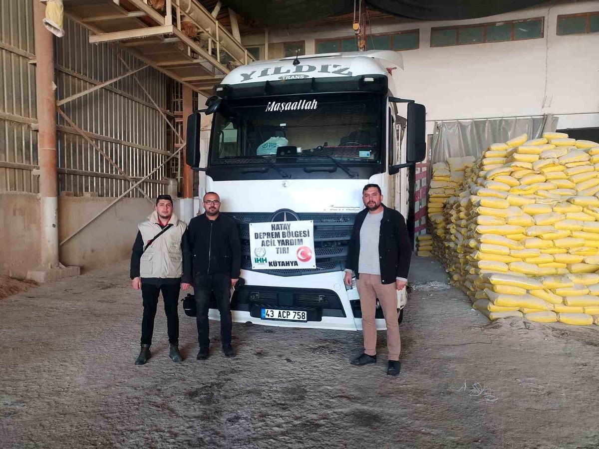 Kütahya İHH İnsani Yardım Derneği\'nden deprem bölgesine bir tır un