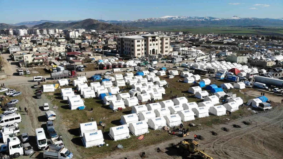 Nurdağı\'nda kurulan çadırkent havadan görüntülendi
